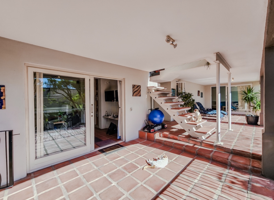 4 Bedroom Property for Sale in Oranjezicht Western Cape
